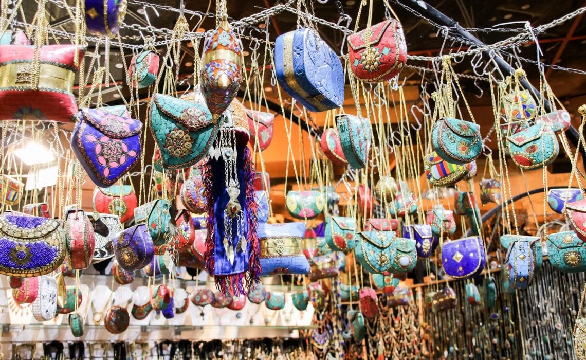 EA4C96C8-7E30-4C49-9252-BB1CE7BF2780