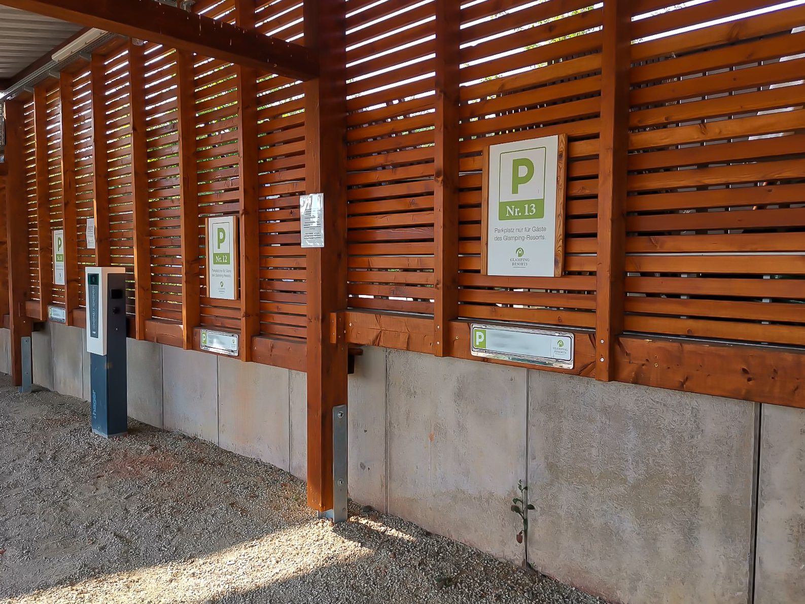 Carport mit Ladestation