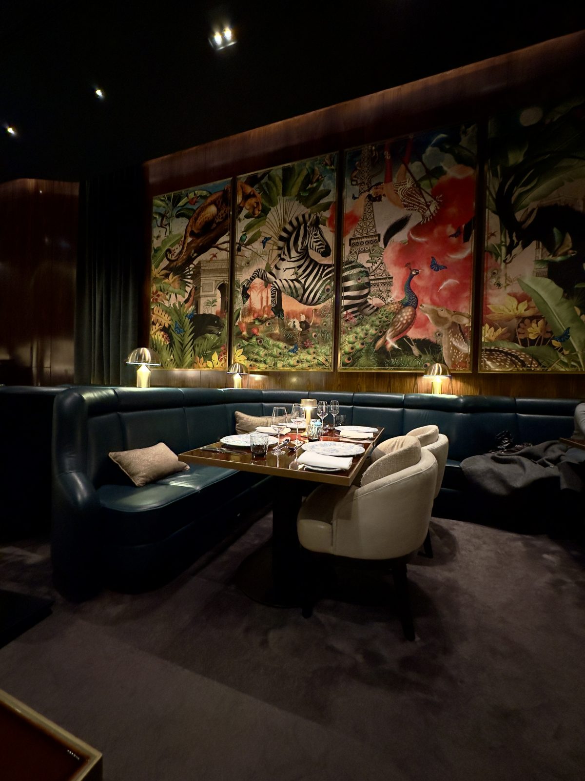 Abendstimmung im Restaurant 19.20 Paris – gemütliches Art-déco-Ambiente in Paris